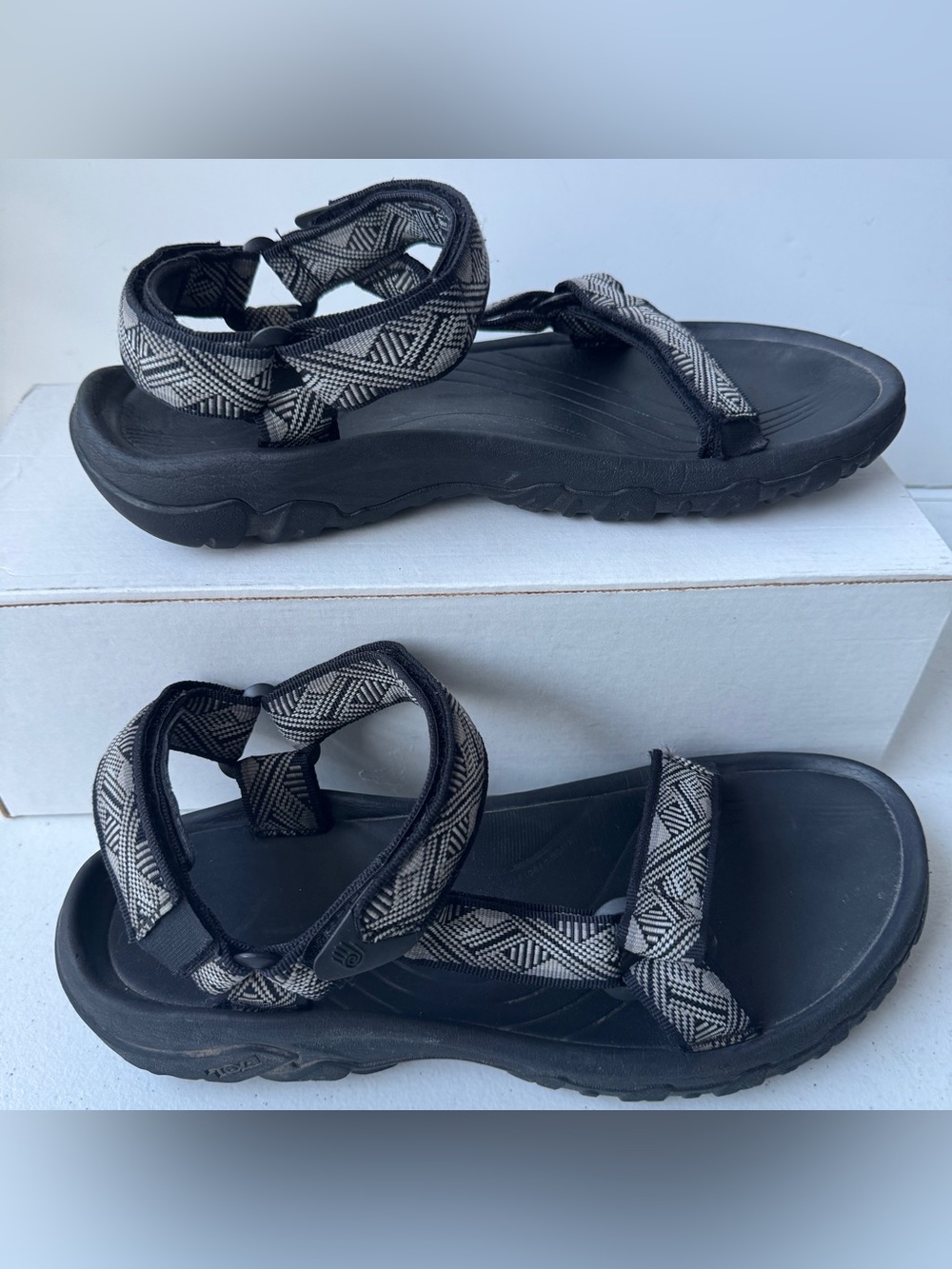 Teva Hurricane 4 Sport Sandals Black Gray Hiking Beach Men’s US Size 11 Travel